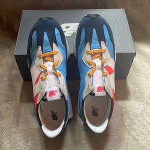 New Balance 327 - Big kids Size 7 - NIB